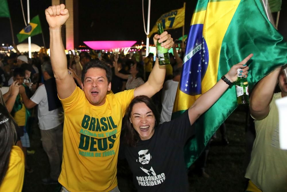 Los seguidores de Bolsonaro celebran su victoria