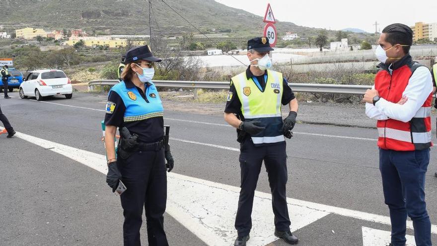 Control de ayer, con el concejal de Seguridad, Alejandro Marrero.