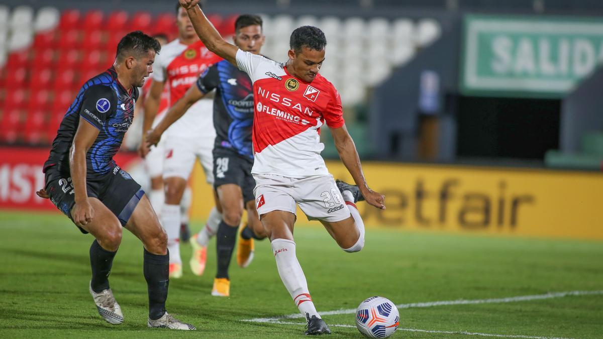 Un instante del River Plate - Guaireña de la Copa Sudamericana.