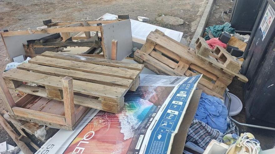Las cámaras de Arrecife captan tres vertidos ilegales de una misma persona en una madrugada
