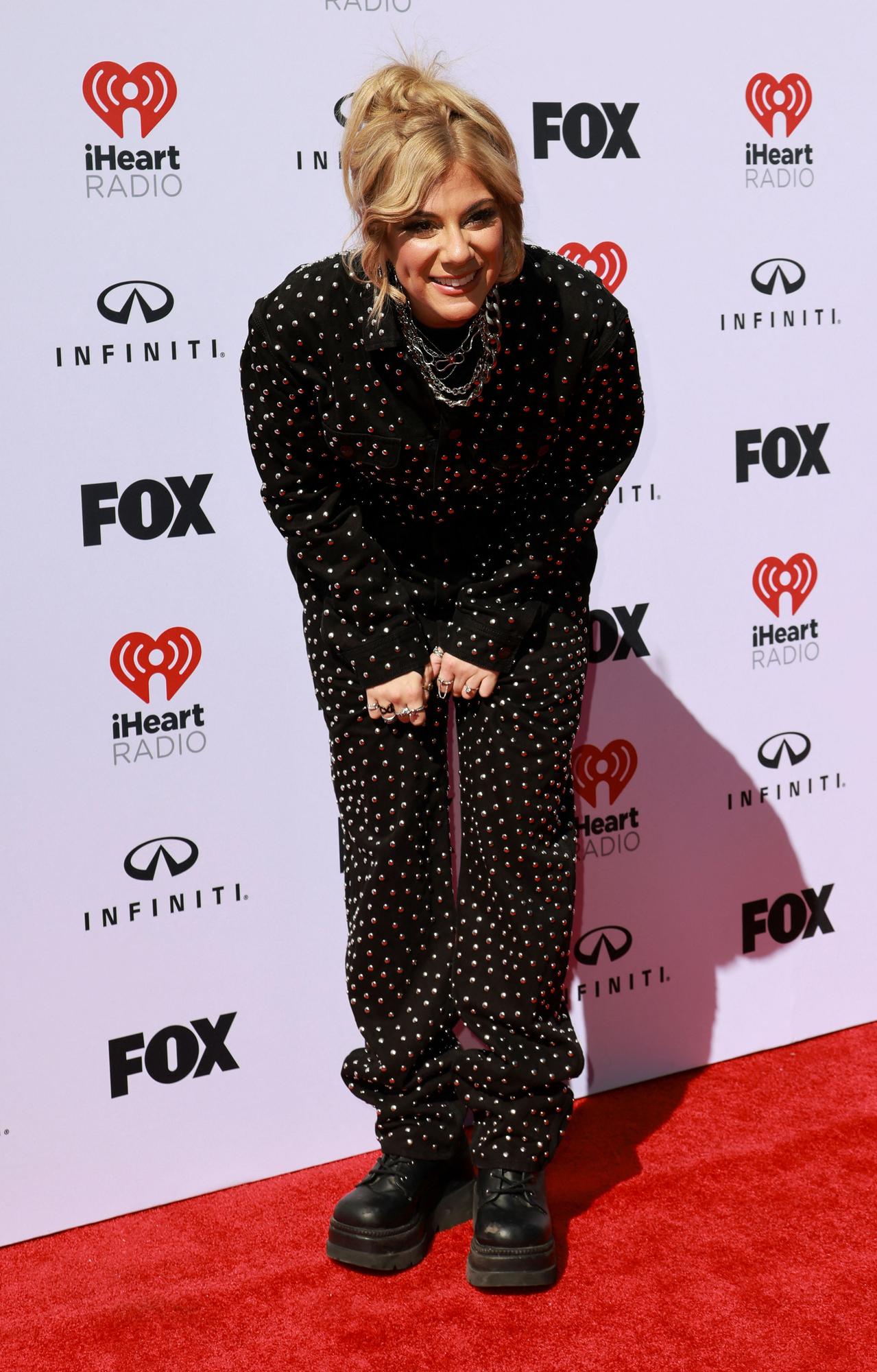 Las mejores imágenes de la alfombra de los iHeartRadio Music Awards 2023