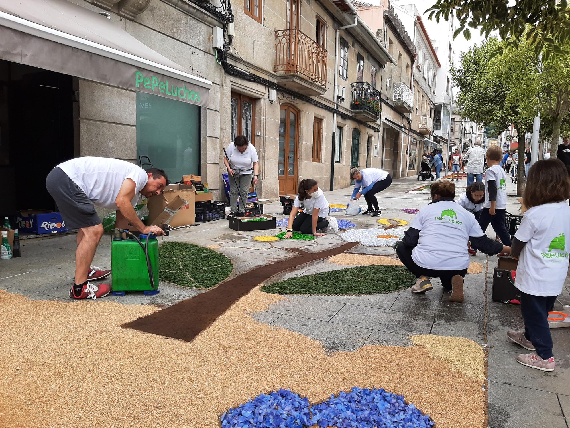 La fiesta de las alfombras florales y del Corpus en Bueu (I)