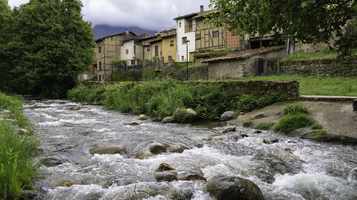 Fotogalería | Crecida del río Ambroz a su paso por Hervás tras las últimas lluvias