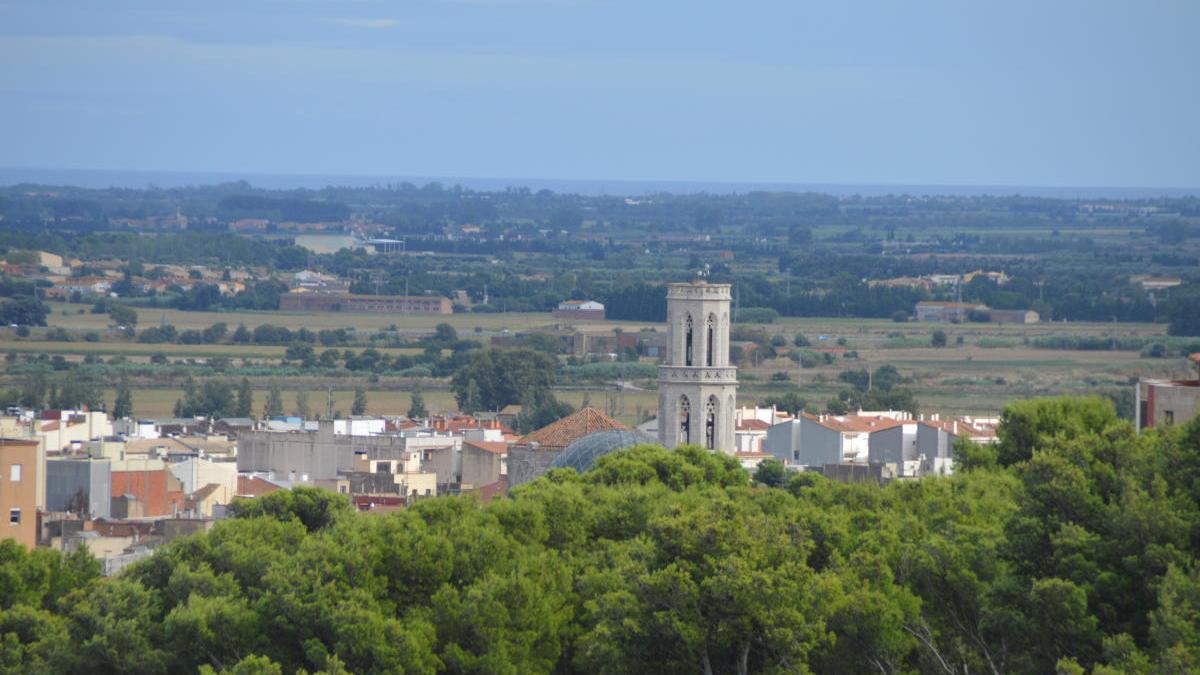 El campanar de Sant Pere vist des del Castell.