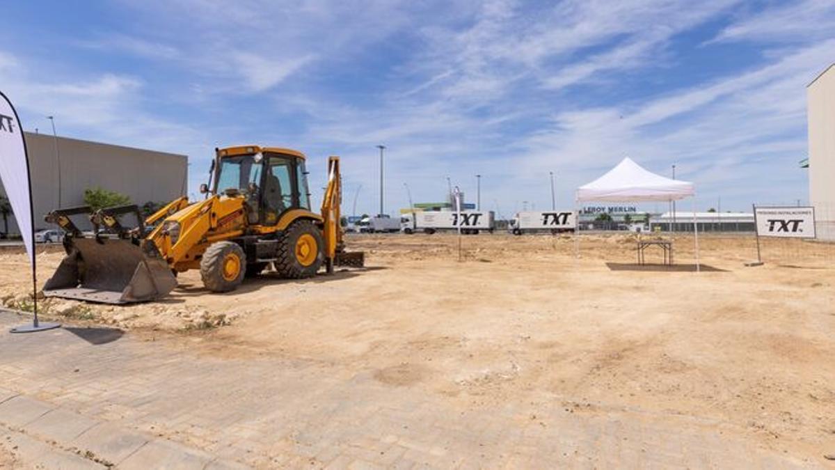 Terreno, en el que se construirá el nuevo centro de distribución de TXT en Córdoba.