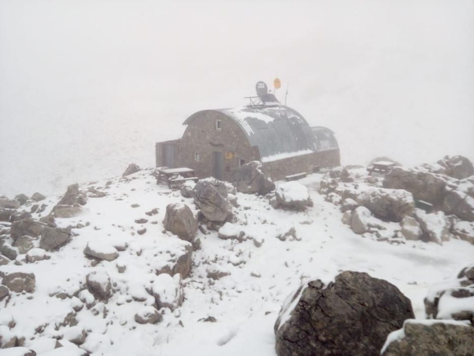 Llega la nieve al Urriellu en pleno septiembre