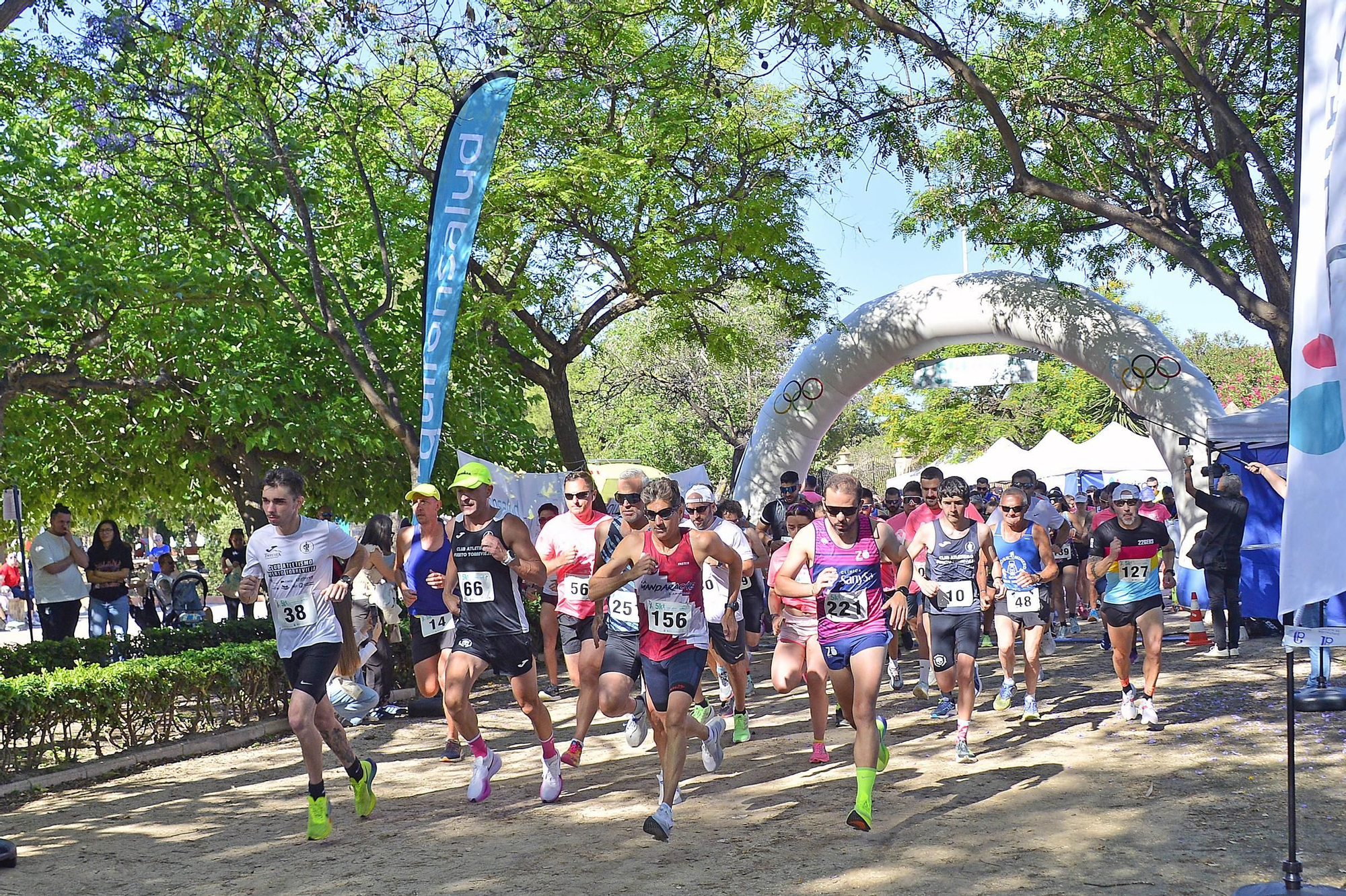 Carrera solidaria organizada por  QUIRÓNSALUD en beneficio de la asociación AFECÁNCER
