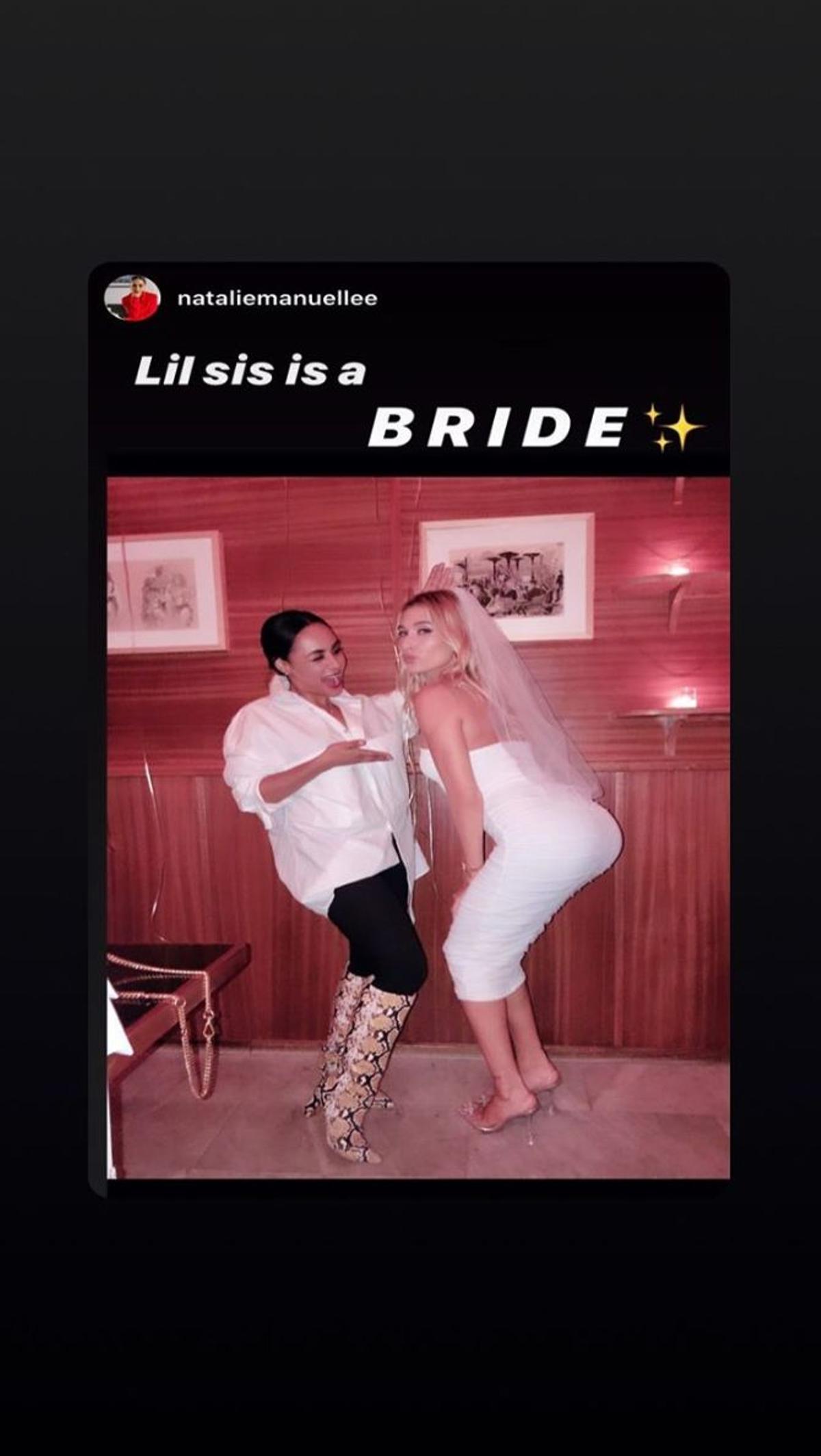 Hailey Bieber en su despedida de soltera
