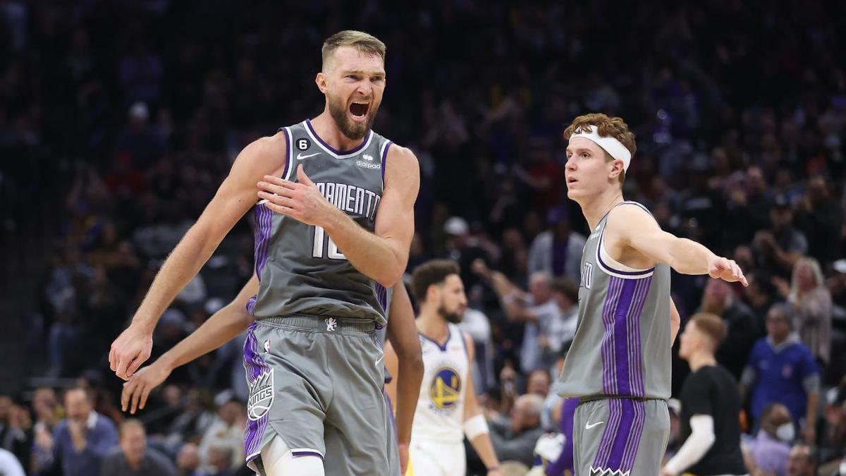 Sabonis y Kevin Huerter ceelbran una victoria.