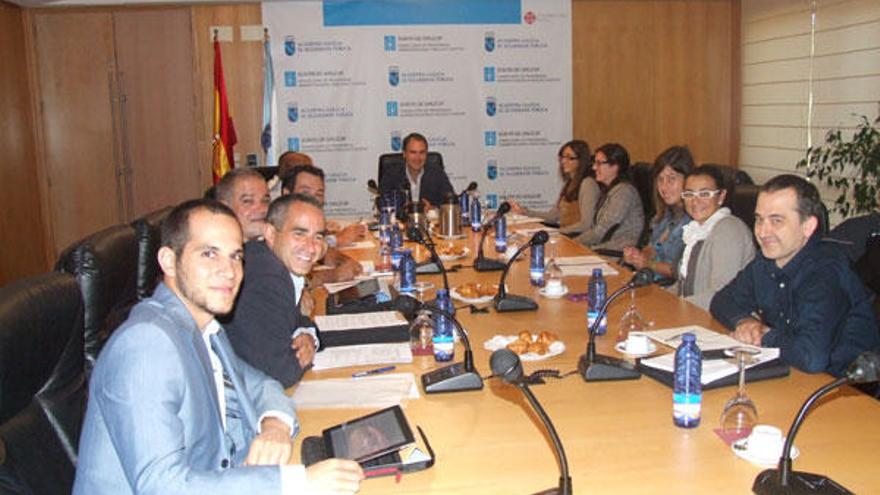 Imagen de la reunión de ayer, presidida por el director de la Agasp, José Carlos García Bouzas.