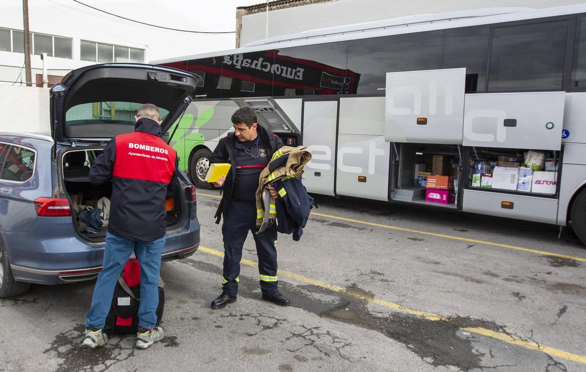 Fletan un autobús con ayuda humanitaria para Ucrania que traerá refugiados de vuelta