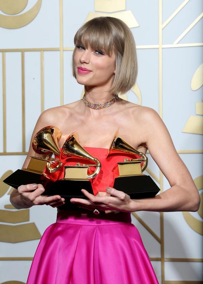 Taylor Swift consiguió tres gramófonos en los Premios Grammy 2016