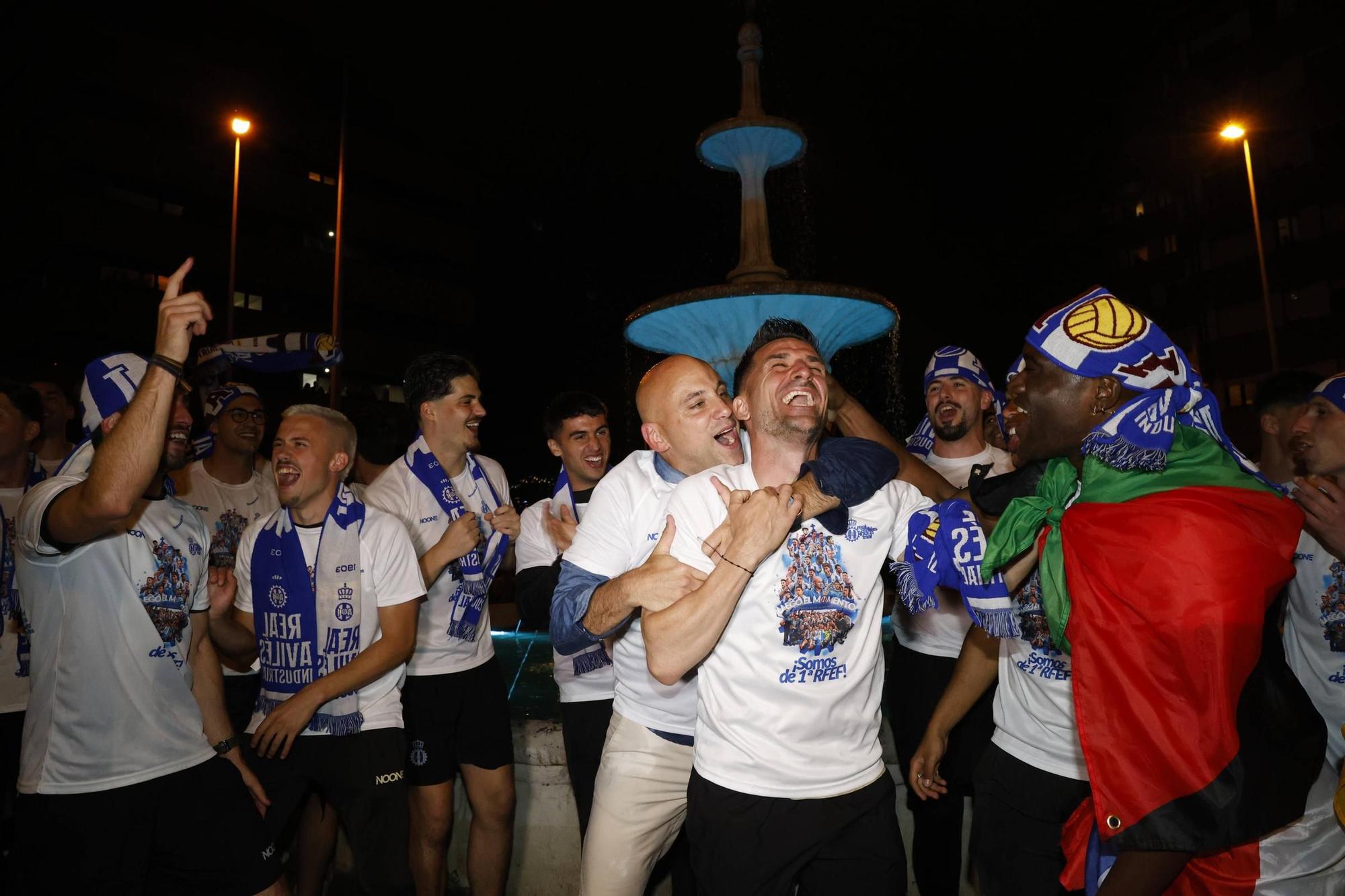 EN IMÁGENES: Locura en las calles de Avilés por el ascenso