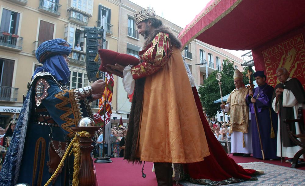 La cabalgata histórica ha puesto fin a la semana grande de la ciudad con la recreación de la toma de Málaga por los Reyes Católicos en 1487, un acontecimiento que motiva los festejos de agosto