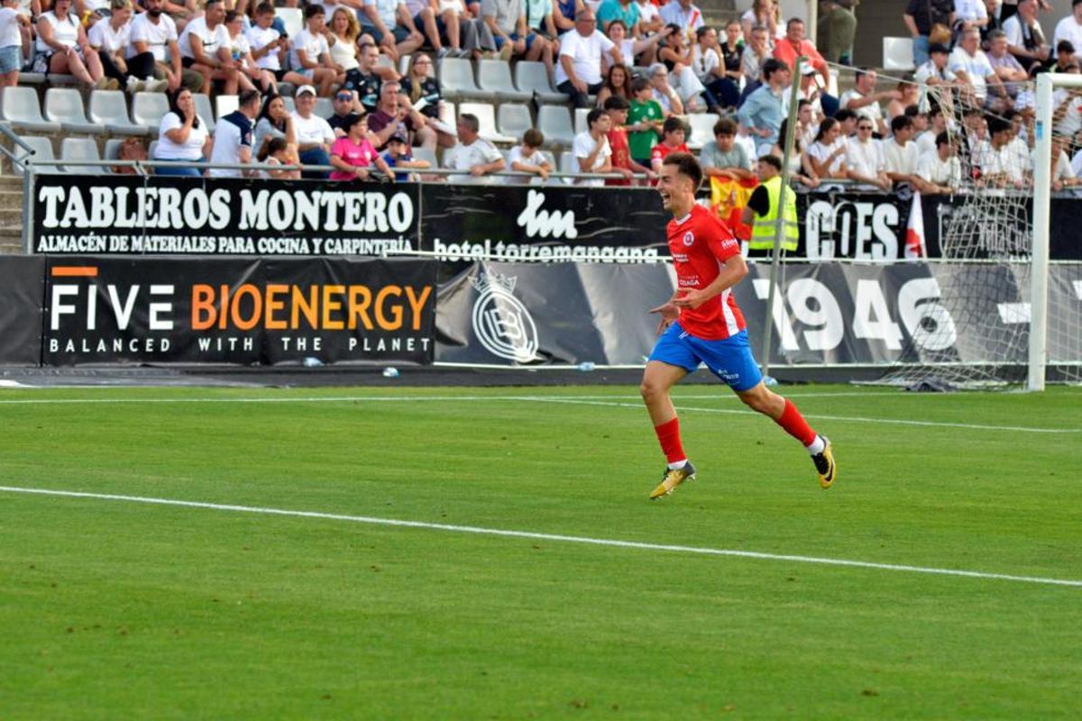 La UD Ourense asciende a Primera Federación: Cuenca y la Praza Maior se tiñen de rojo