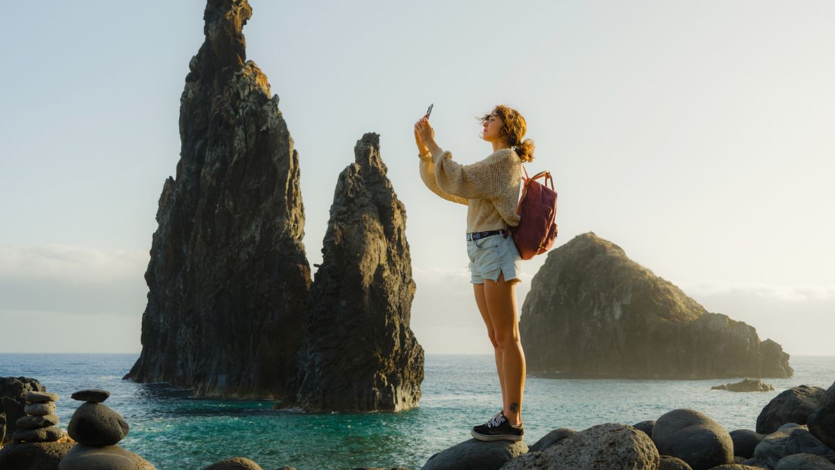 Viajar con conexión desde el primer minuto es clave, especialmente en destinos remotos donde el roaming puede disparar el gasto.