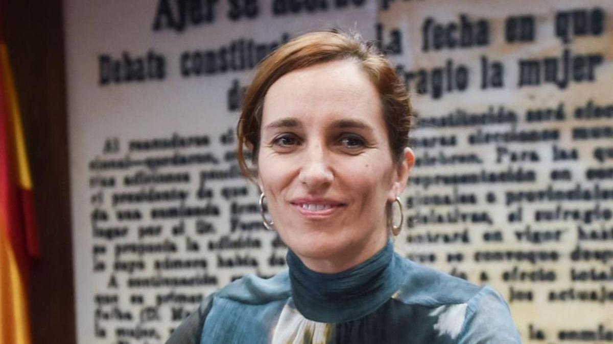La ministra de Sanidad, Mónica García, ayer, en el Senado. |   // G. VALIENTE