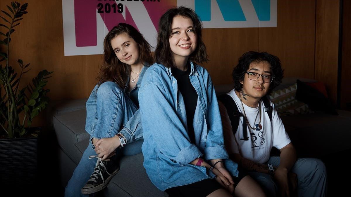 Clairo, Snail Mail y Cuco, en la rueda de prensa organizada por el Primavera Sound