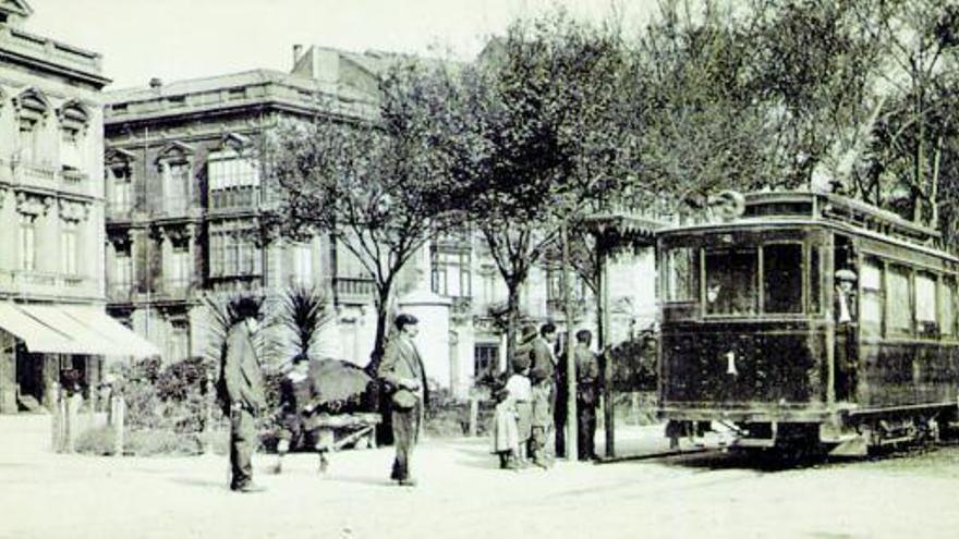 La plaza de San Miguel, en Gijón, a principios del siglo XX.