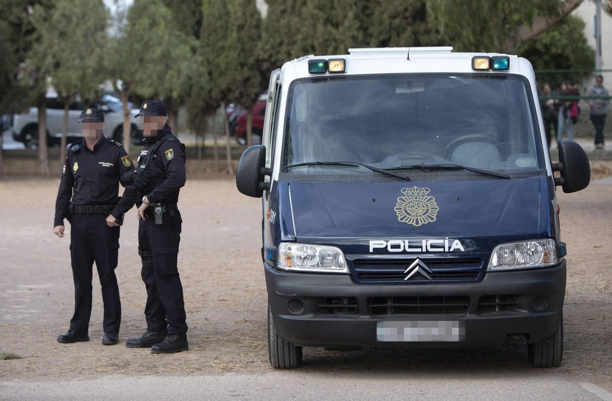 Agentes de la Policía Nacional de Sagunt.
