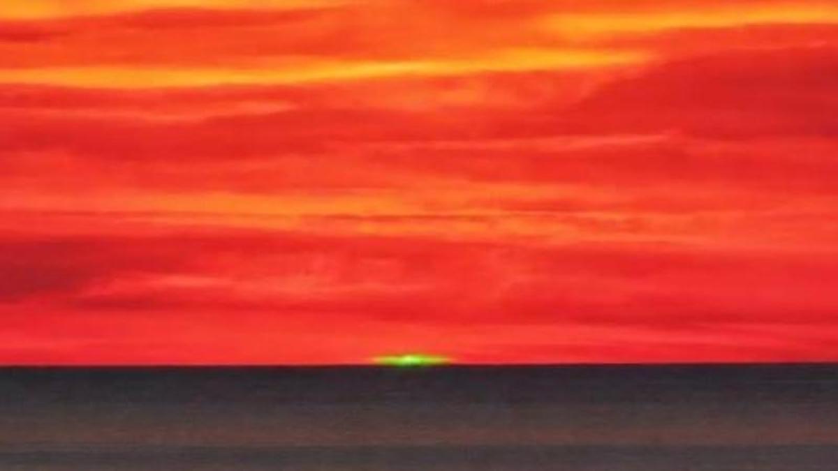 Der grüne Strahl, fotografiert im Mai 2026 vor der Küste von Banyalbufar.