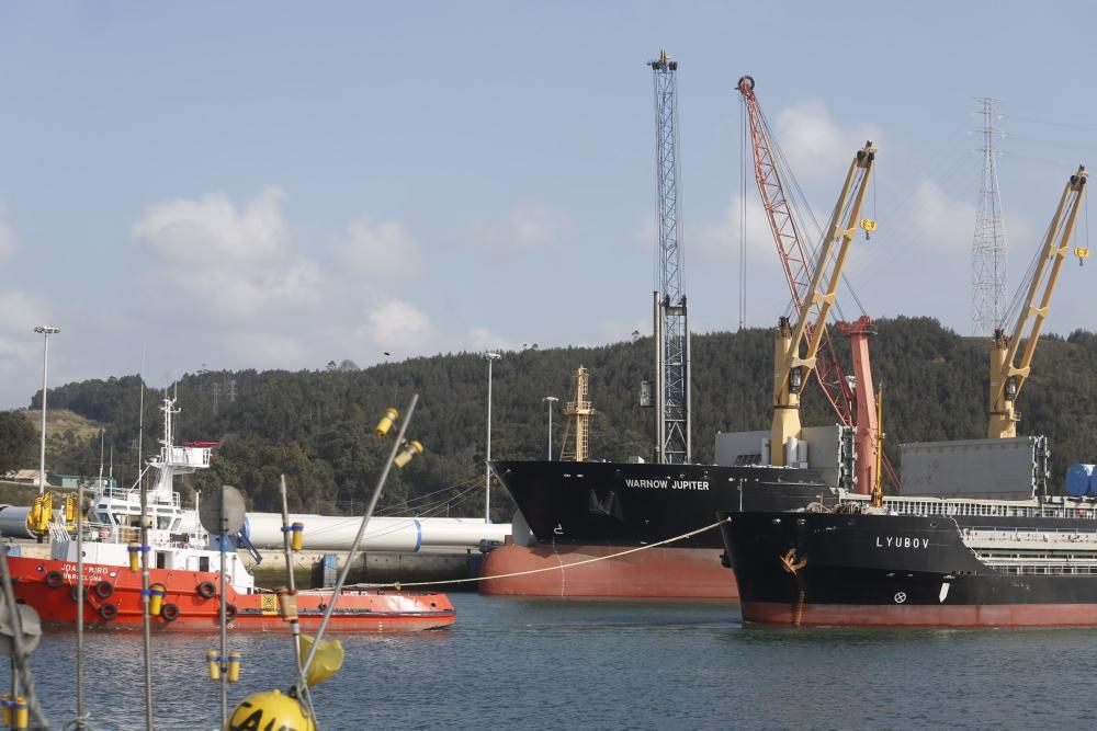 Salida del barco Lyubov