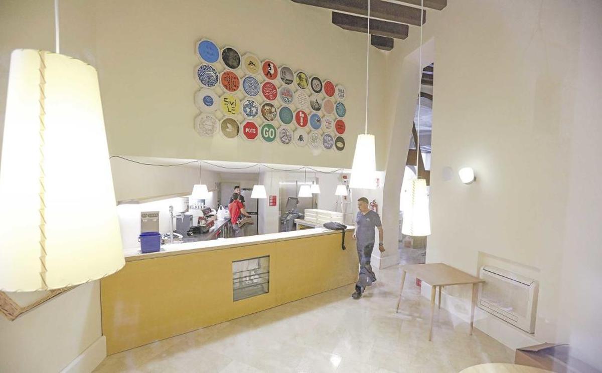 Aspecto del bar de Can Balaguer cuando en 2018 la concesión fue adjudicada a Amadip Esment