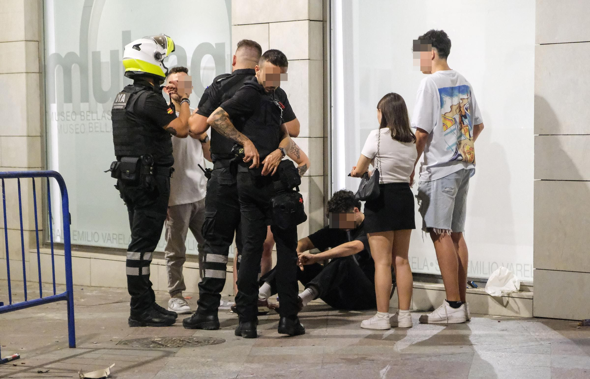 Galería de fotos: así es salir de fiestas en Hogueras de Alicante