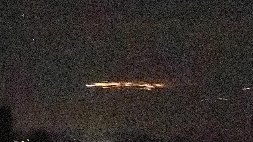 Un cohete chino ardiendo, avistado desde Extremadura