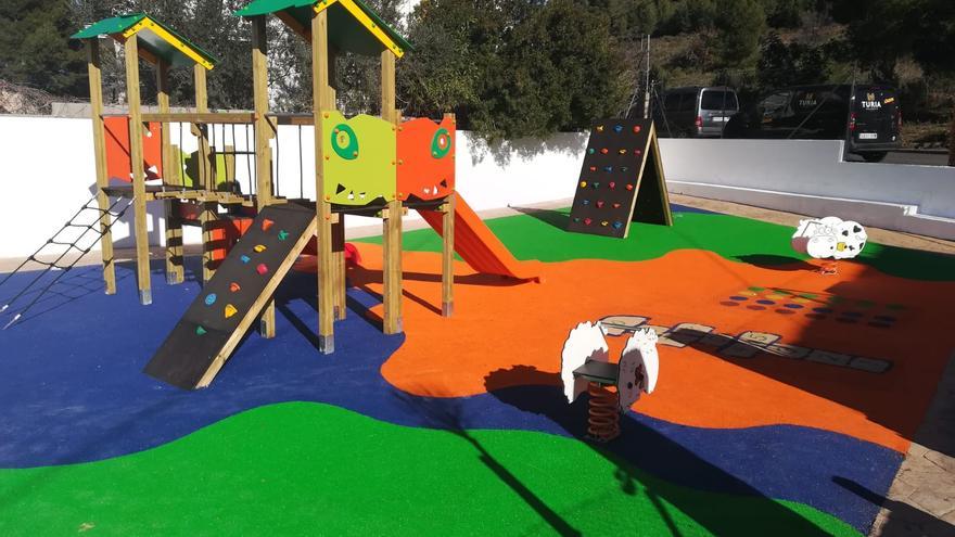 Sot de Ferrer reforma el parque infantil de la calle Segorbe