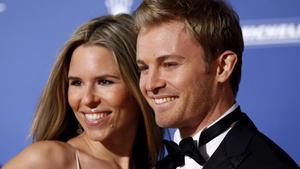 Vivian, esposa de Nico Rosberg, junto al campeón