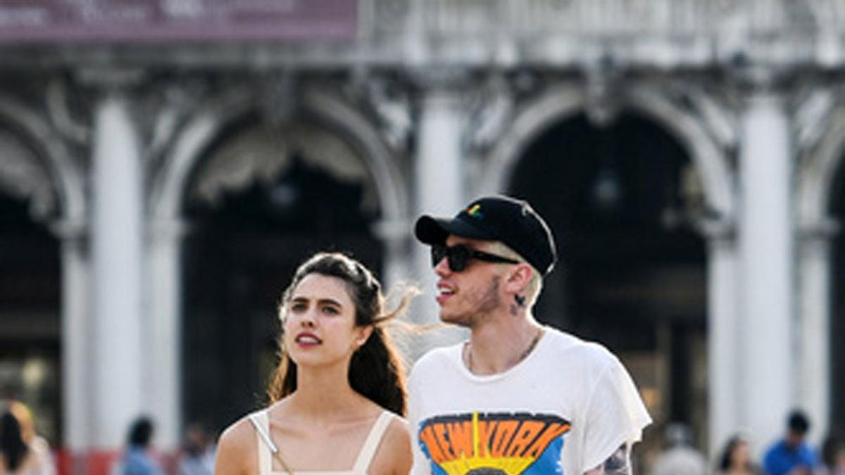 Margaret Qualley y Pete Davidson confirman con estas imágenes que son una nueva pareja.