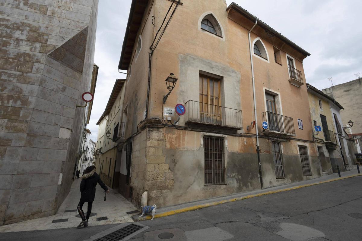 Casa natalicia del pintor y escultor Francisco Bolinches en el centro histórico de Xàtiva, actualmente okupada.