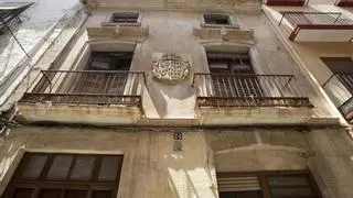 Un edificio protegido en ruina alarma ante el riesgo de desplome en Ontinyent