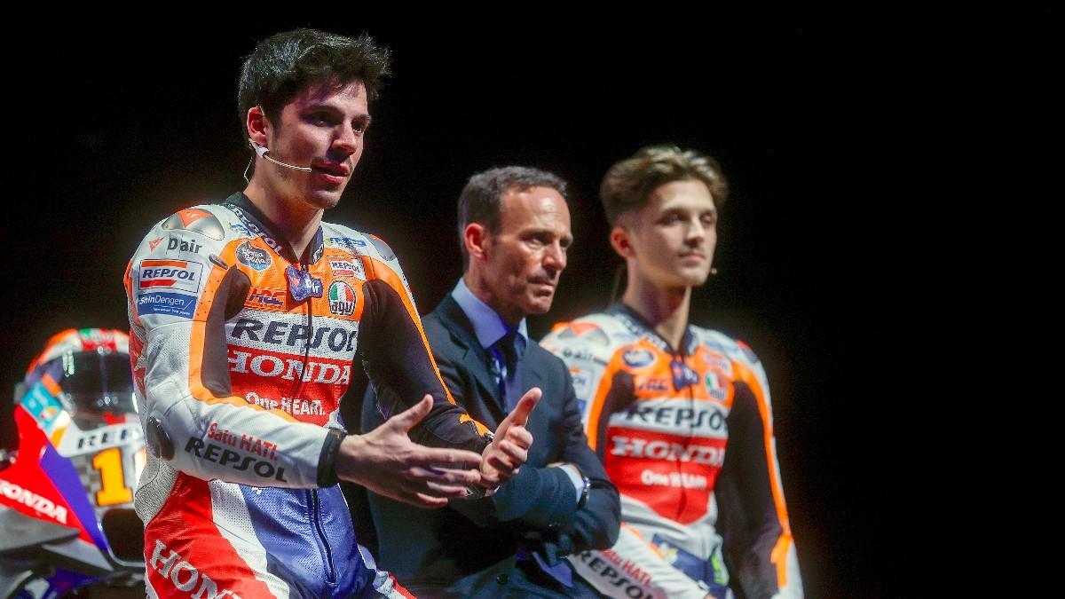 Joan Mir, Alberto Puig y Luca Marini en la presentación oficial del Repsol Honda en Madrid