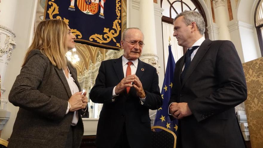 El acto de la firma de la resolución de las tecnocasas se firmó ayer en el Ayuntamiento de Málaga.