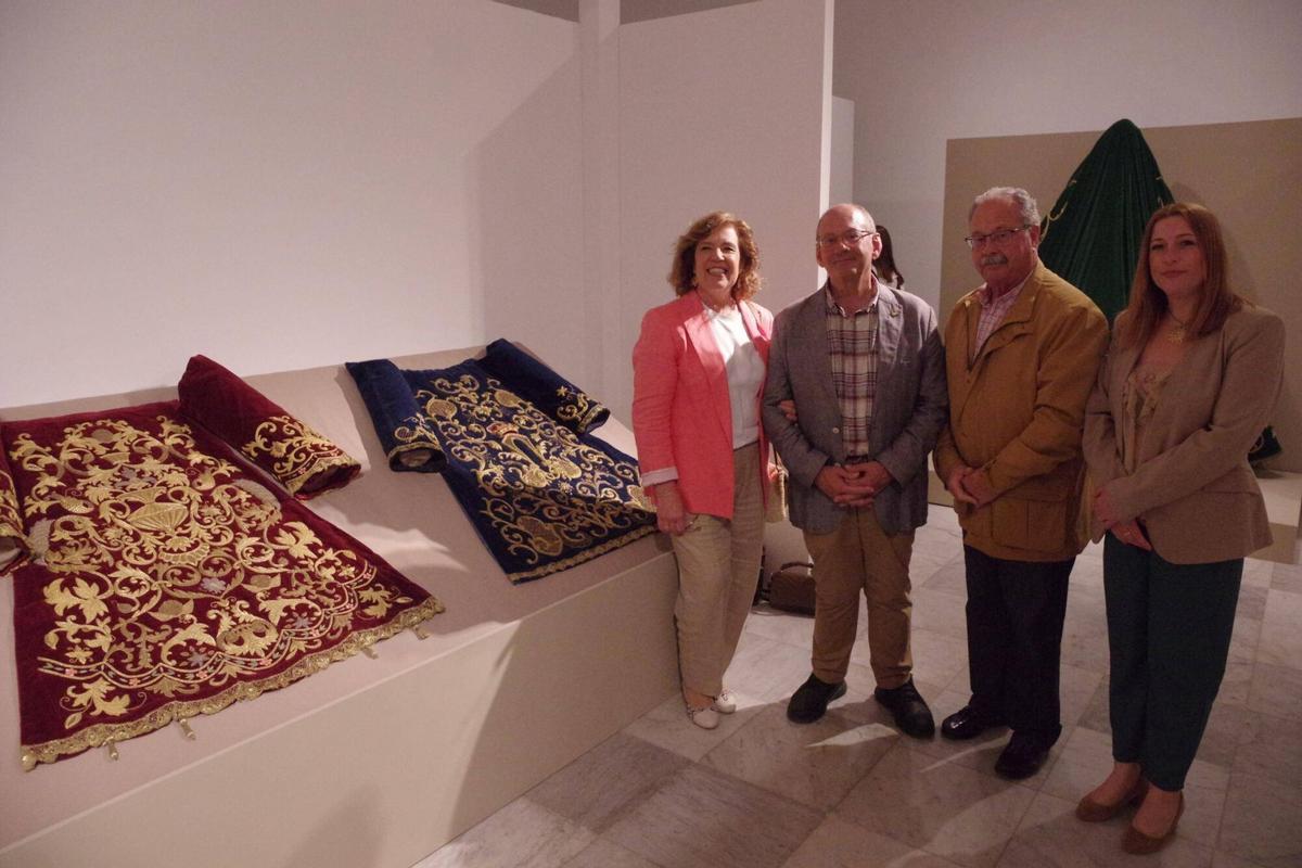La Agrupación de Cofradías muestra el legado de los bordados de las Hermanas Trinitarias en Málaga