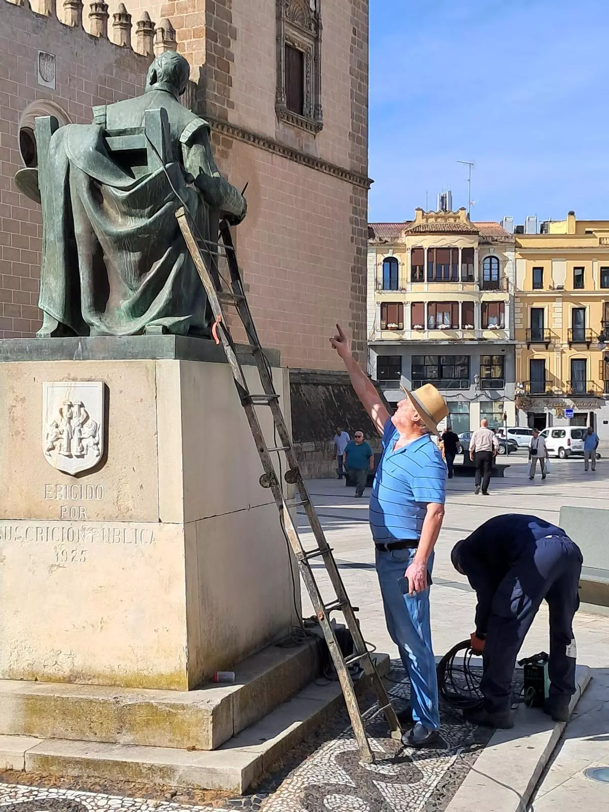 La escultura de Luis de Morales en Badajoz se restaura por su centenario