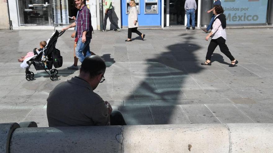 La sombra del Obelisco en el Cantón Grande de A Coruña.