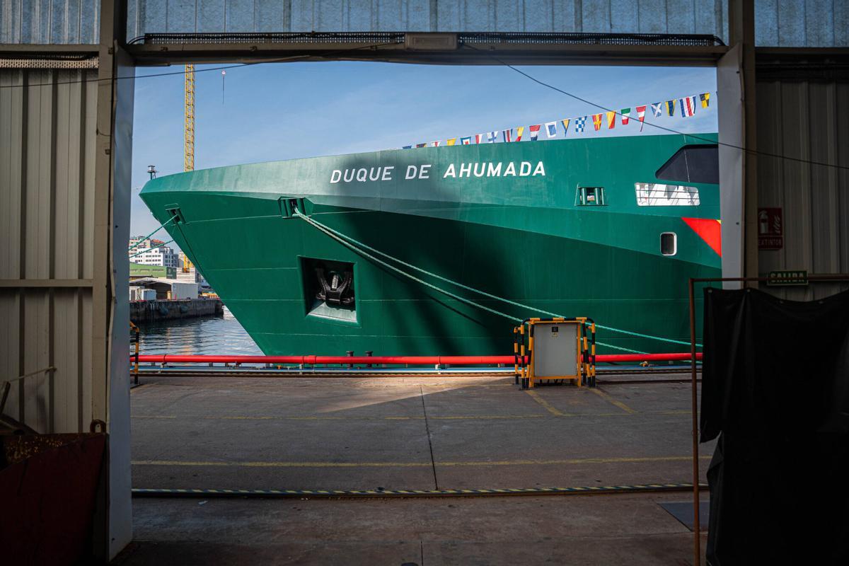 Parte de la proa del «Duque de Ahumada», patrullera oceánica construida por Armón Vigo para la Guardia Civil