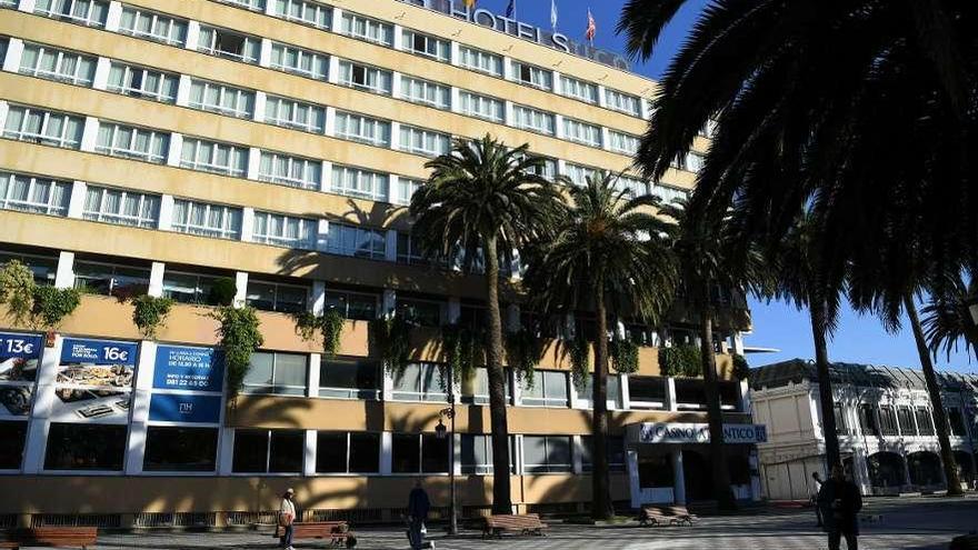 Fachada del hotel Atlántico, en los jardines de Méndez Núñez.