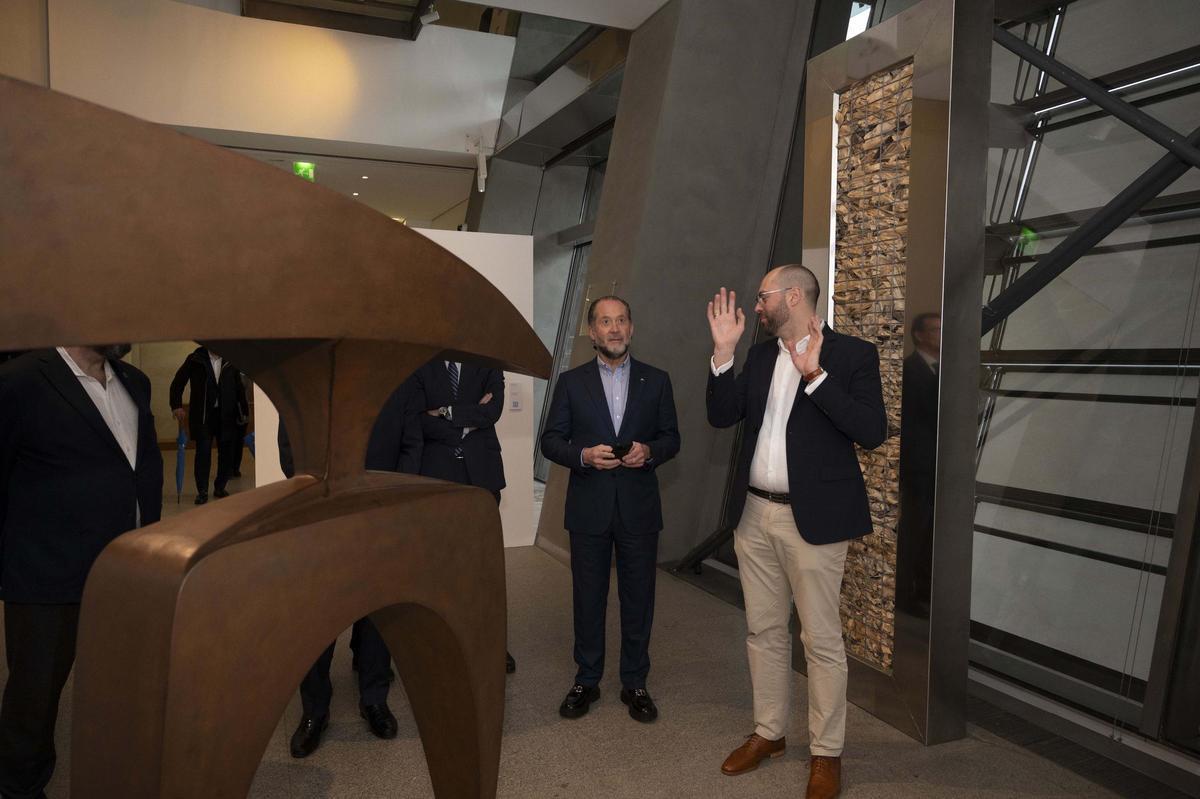 'Espacio y Tiempo': un paseo en A Coruña por las esculturas de la Colección Abanca