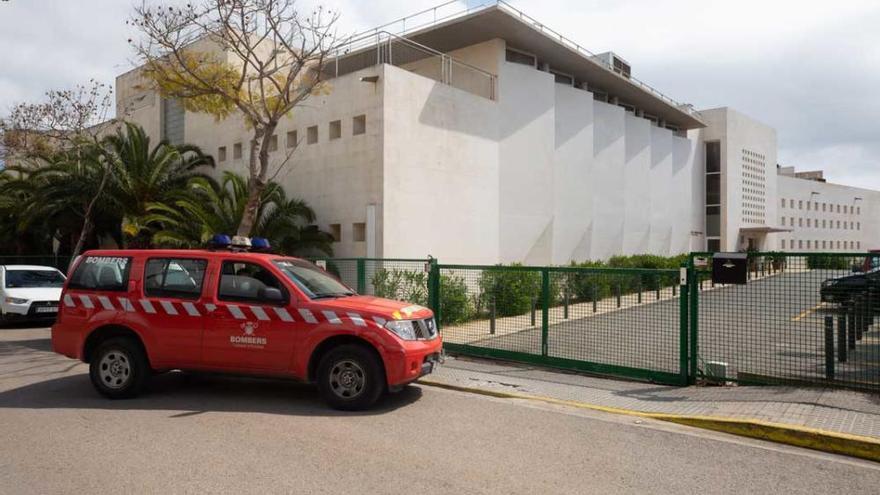 Imagen de archivo de un coche de los bomberos de Ibiza.