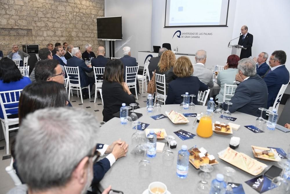 El presidente de la Agencia Nacional de Evaluación de la Calidad y Acreditación (ANECA), José Arnáez, en los desayunos Universidad-Sociedad