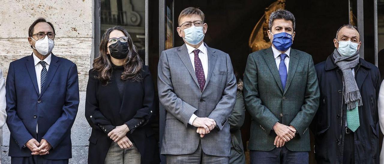 Gabriela Bravo, Vicent Soler, Mónica Oltra, Ximo Puig, Carlos Mazón y Salvador Navarro, ayer. | ROBER SOLSONA / EUROPA PRESS