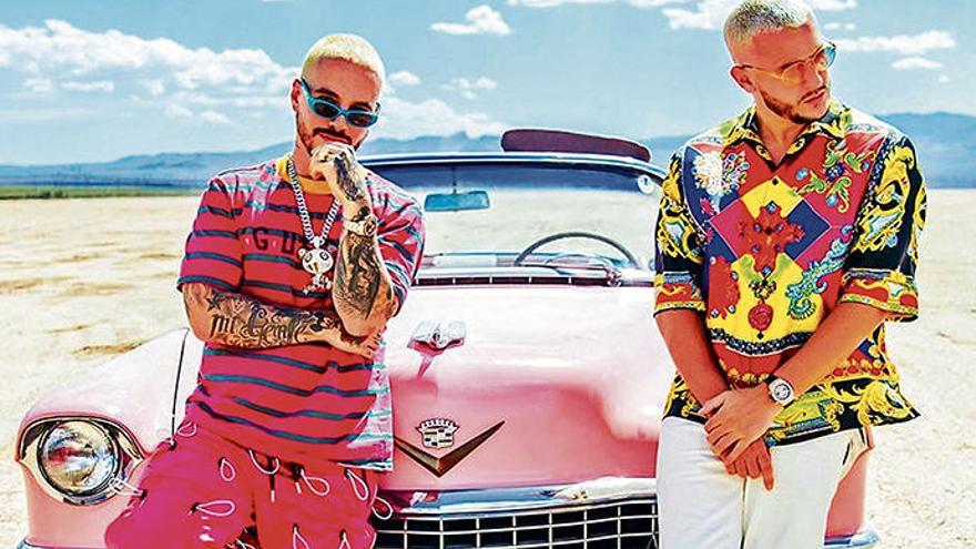 Farbenfrohe Ästhetik: J. Balvin (li.) und DJ Snake in ihrem Video zu „Loco Contigo?.