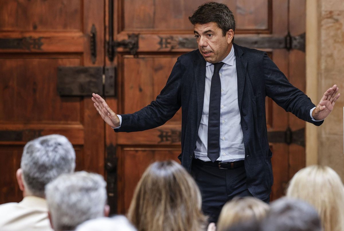 Mazón nega un «sou vitalici»: «L’estatut de presidents no l’he inventat jo» Mazón nega un «sou vitalici»: «L’estatut de presidents no l’he inventat jo»