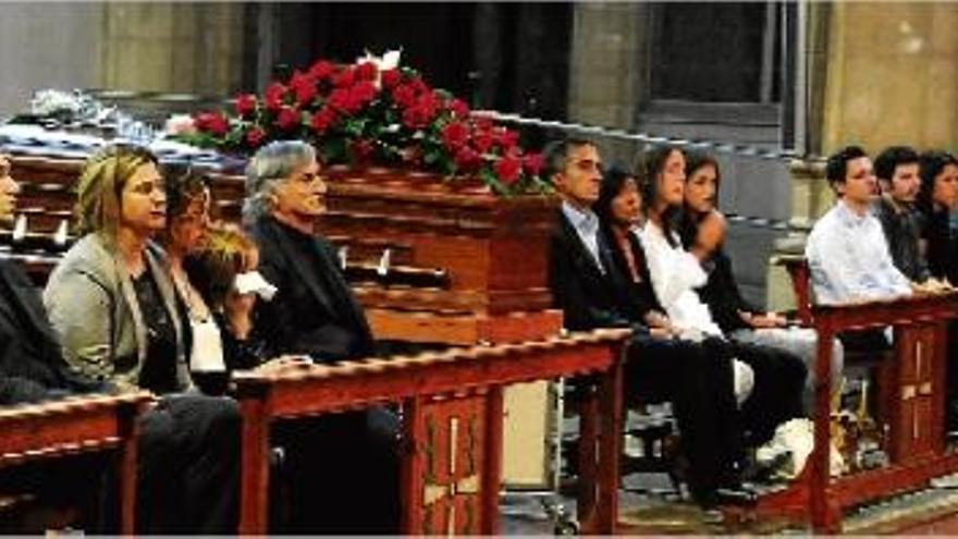 Comiat a Montserrat Duocastella, mare dels germans Manel i Albert Estiarte