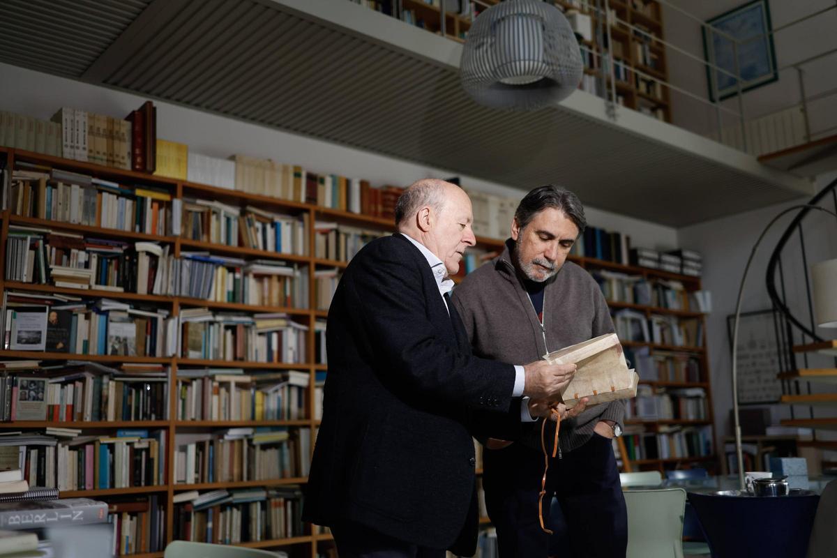 Villacañas muestra un facsímil del 'De Tristitia Christi' de Tomás Moro