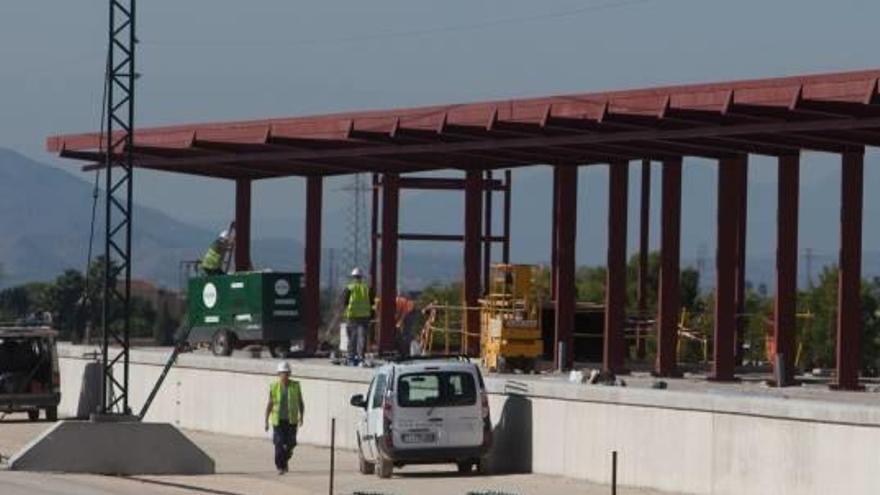 Fomento da por hecho que el AVE llegará a finales de 2017